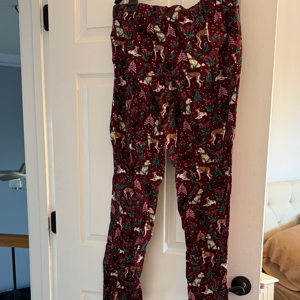 Lands’ EndWomen’s Burgundy Dog Print Pajama Pants - Cozy Holiday Sleepwear - Picture 2 of 4